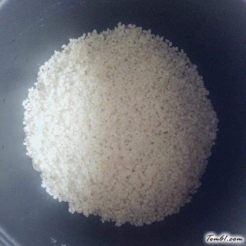 【培根香肠煲仔饭】