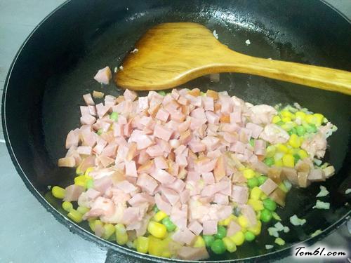 【蒜香鸡肉咖喱炒饭】