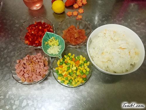 【蒜香鸡肉咖喱炒饭】