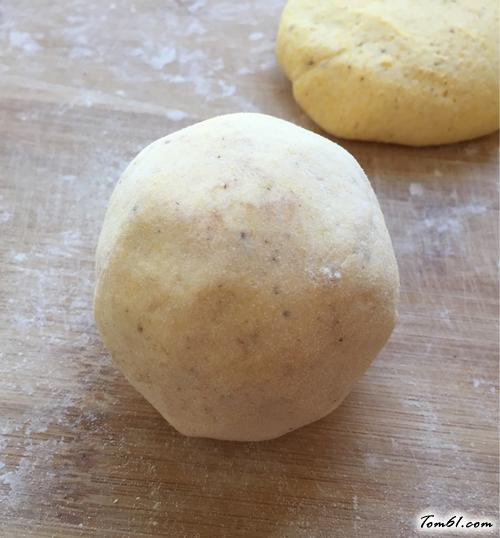 【三合面豆沙包】