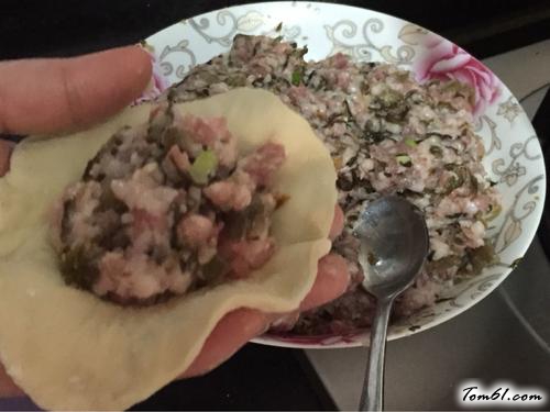 【酸菜猪肉包】