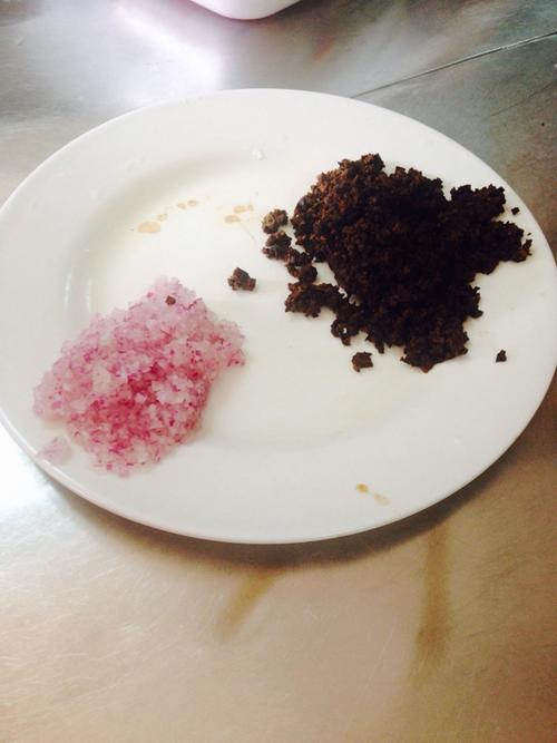 【法式煎羊排配白兰地烩彩椒牛肝菌汁】