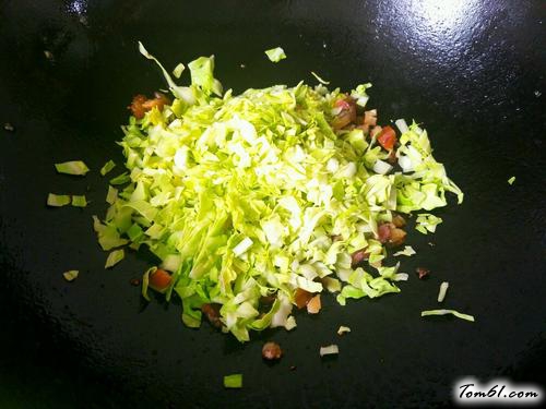 【卷心菜腊肉炒饭】