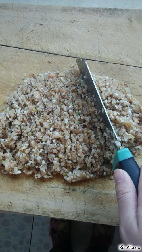【香菇鸡肉馄饨】
