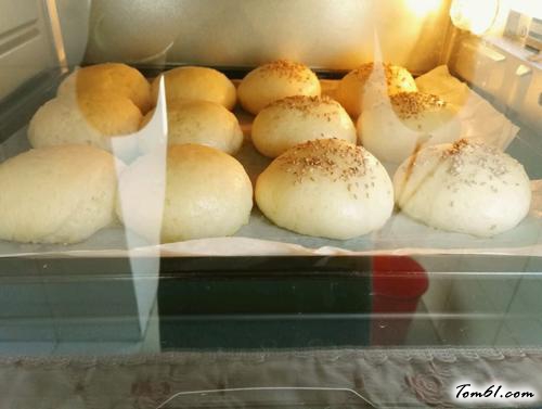 【芝麻小餐包】