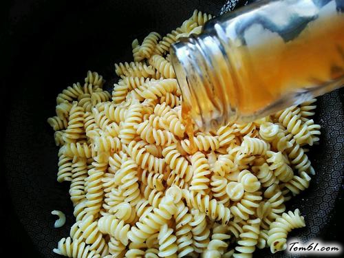 【番茄(黑椒)什锦牛腩意粉】
