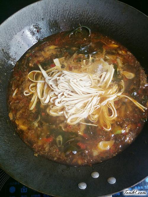 【酸辣土豆粉】