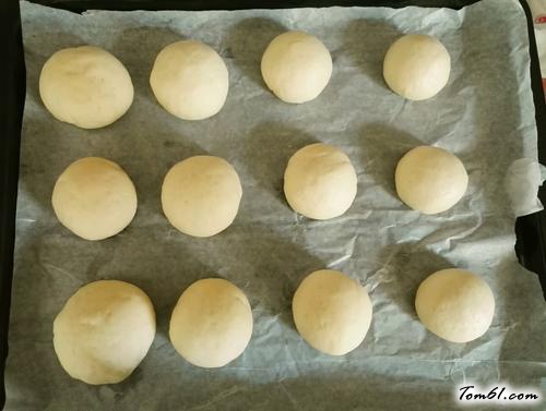 【芝麻小餐包】