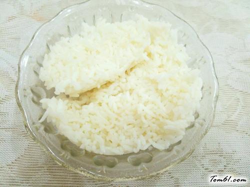 【卷心菜腊肉炒饭】