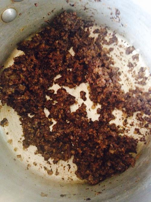 【法式煎羊排配白兰地烩彩椒牛肝菌汁】