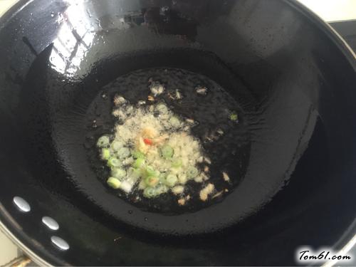 【胡萝卜双椒炒鱼籽】
