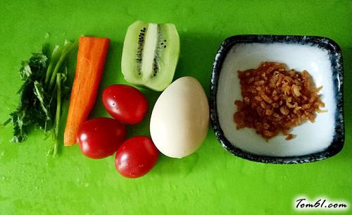 【圣女果杂蔬鸡蛋炒饭】
