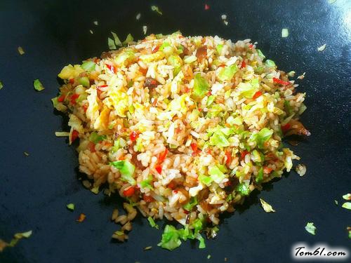 【卷心菜腊肉炒饭】