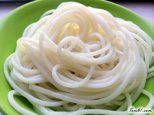 【云南过桥米线】