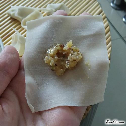【香菇鸡肉馄饨】