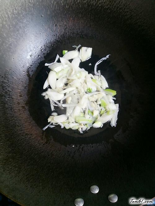 【酸辣土豆粉】