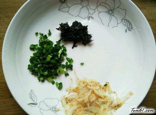 【海米韭菜鸡蛋水饺】