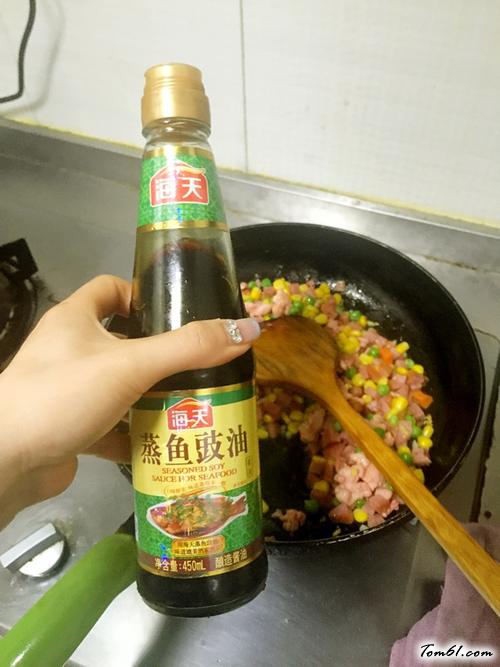 【蒜香鸡肉咖喱炒饭】
