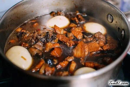 【台湾卤肉饭】