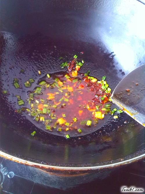 【砂锅土豆粉】