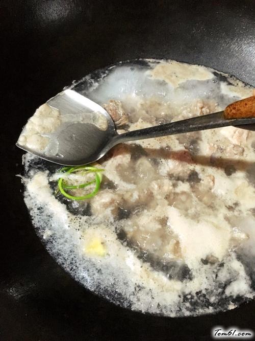 【红烧排骨面】
