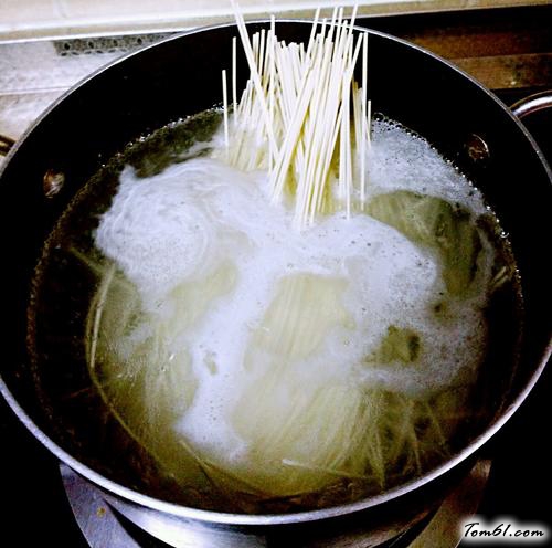 【西红柿鸡蛋面】
