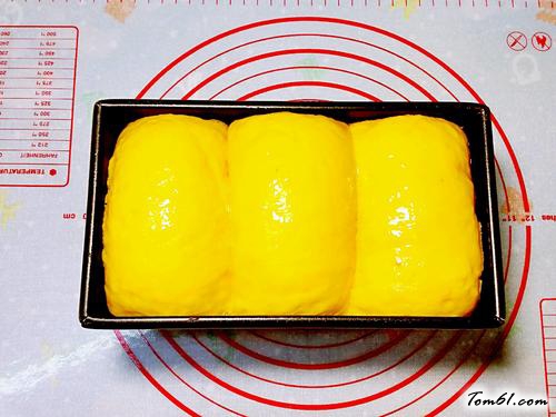 【南瓜煉奶土司】