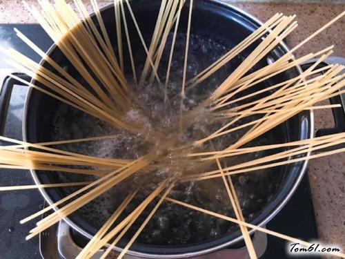【黑胡椒虾肉意大利面】