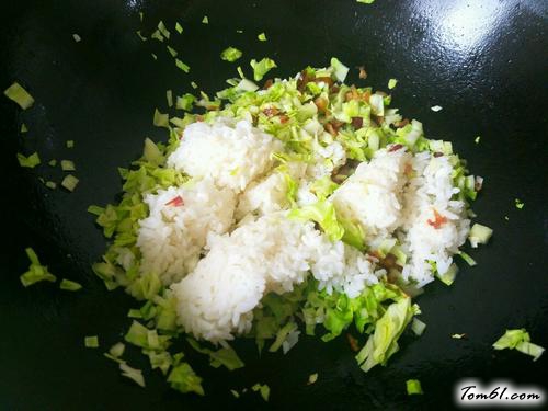 【卷心菜腊肉炒饭】