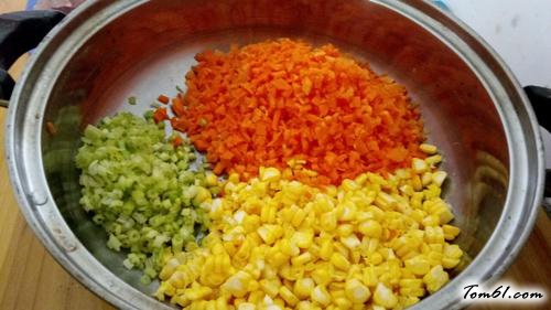 【胡萝卜玉米饺子】