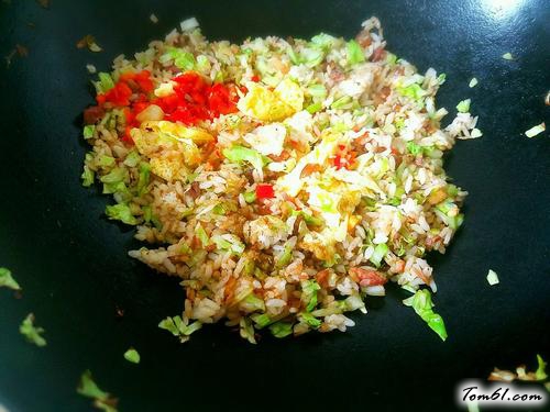 【卷心菜腊肉炒饭】