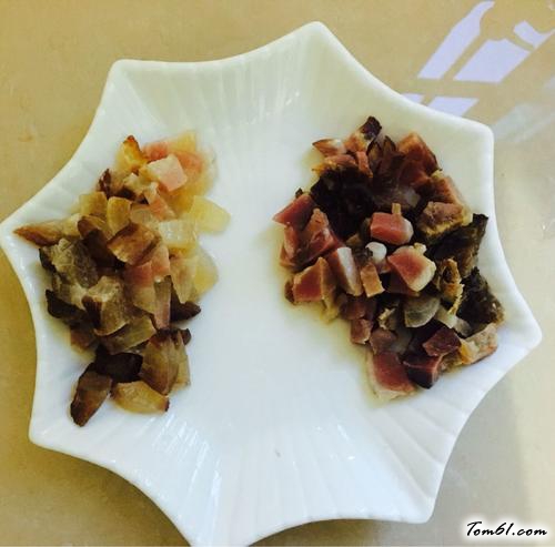 【土豆胡萝卜腊肉焖饭】