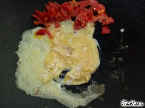【圣女果杂蔬鸡蛋炒饭】