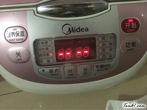 【土豆胡萝卜腊肉焖饭】