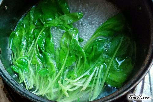 【肉丁鸡蛋汤面】