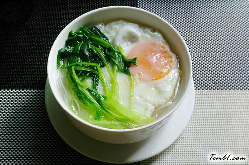 【肉丁鸡蛋汤面】