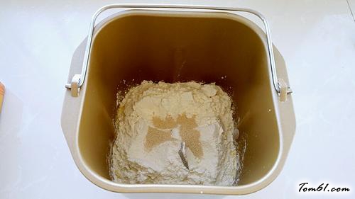 【小狗啃骨头汉堡】