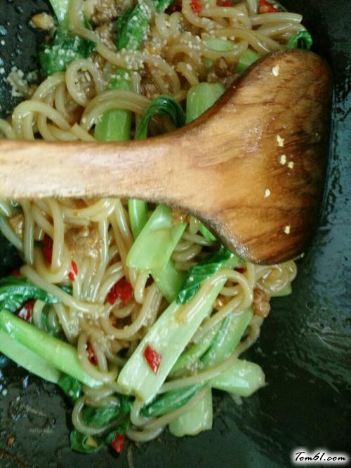 【牛肉炒珍珠粉】