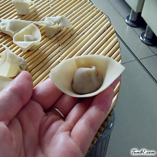 【香菇鸡肉馄饨】