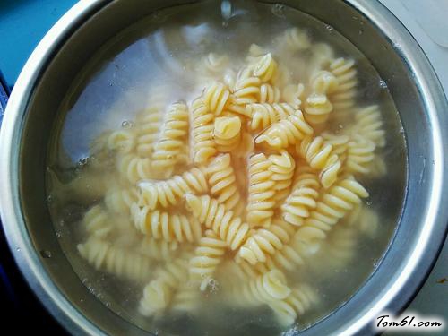 【番茄(黑椒)什锦牛腩意粉】