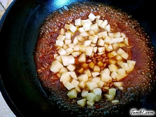 【猪肉土豆打卤面】