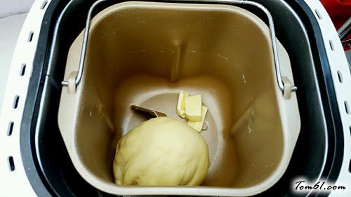 【小狗啃骨头汉堡】