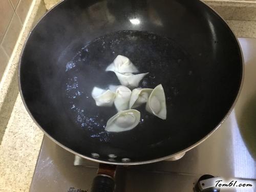 【花生酱冷馄饨】