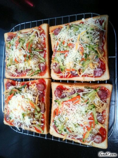 【土司披萨（微波炉版）】