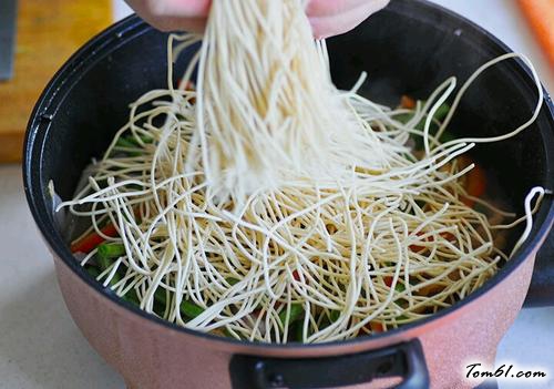 【豆角焖面】