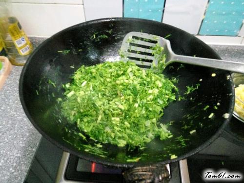 【鸡蛋茴香素包子】