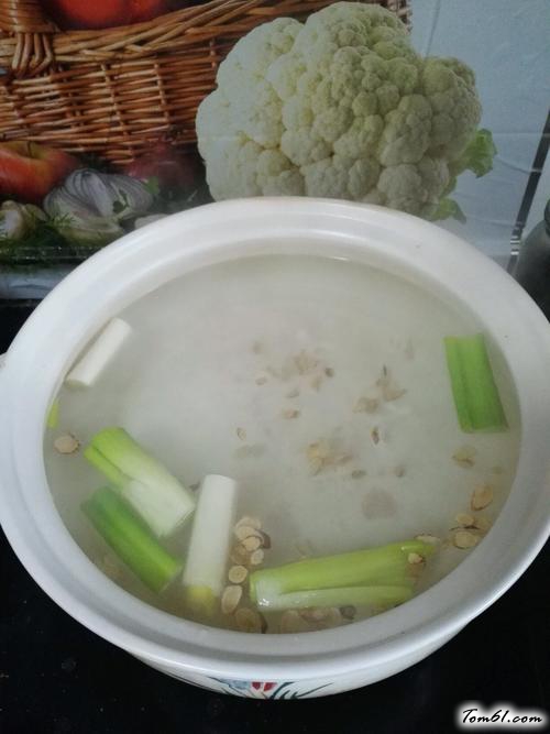 【牛腩米线】