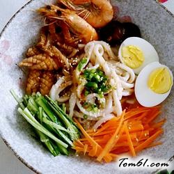 手擀海鲜乌冬面的做法