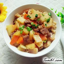 腊肉土豆焖饭的做法