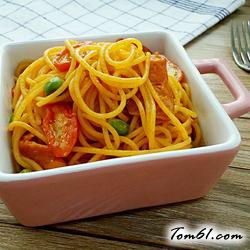 茄汁培根炒意面的做法
